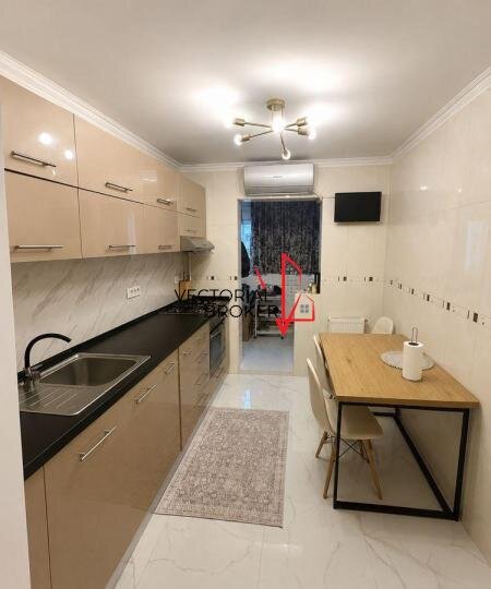 Basarabia Diham 3 camere. et.7, bl.1983, renovat, mobilat, centrala,