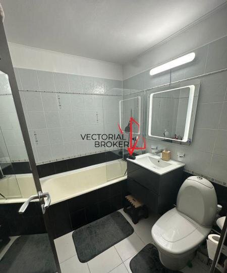 Basarabia Diham 3 camere. et.7, bl.1983, renovat, mobilat, centrala,