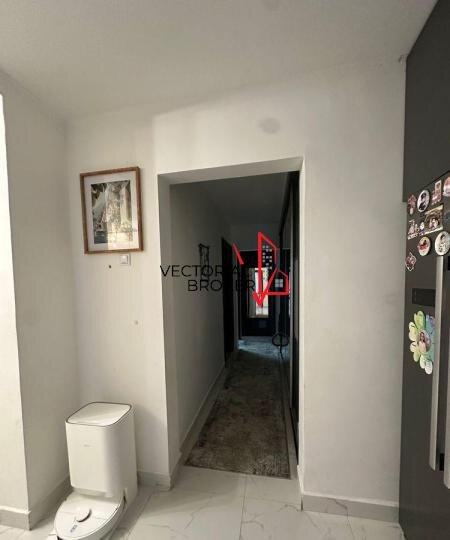 Basarabia Diham 3 camere. et.7, bl.1983, renovat, mobilat, centrala,